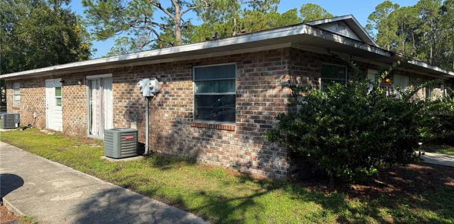 Propiedad comercial en Gainesville, Florida 8 dormitorios, 167.22 m2 № 1919387