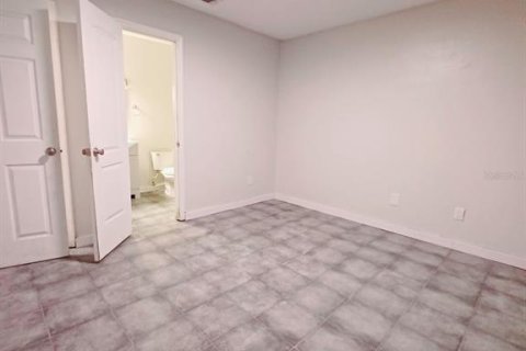 Propiedad comercial en venta en Gainesville, Florida, 8 dormitorios, 167.22 m2 № 1919387 - foto 10