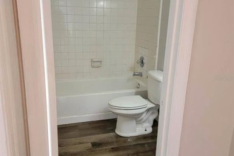 Propiedad comercial en venta en Gainesville, Florida, 8 dormitorios, 167.22 m2 № 1919387 - foto 12
