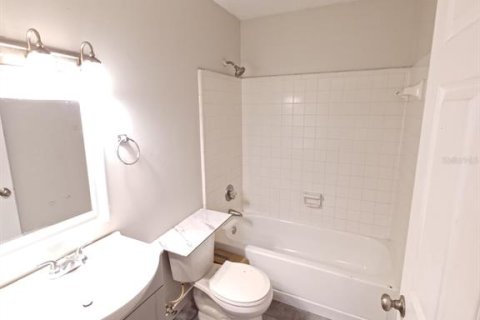 Propiedad comercial en venta en Gainesville, Florida, 8 dormitorios, 167.22 m2 № 1919387 - foto 6