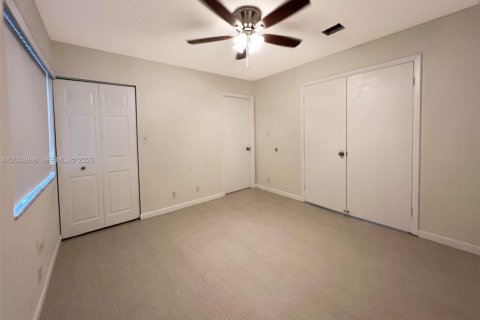 Condo in Miami, Florida, 2 bedrooms  № 2068497 - photo 5
