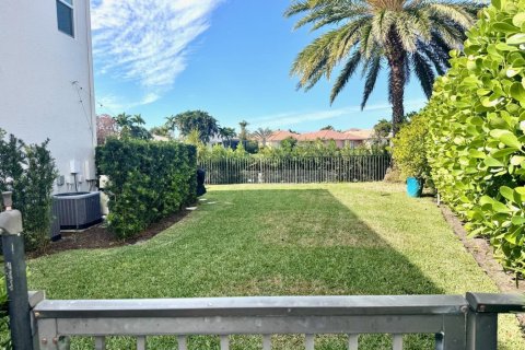 House in Palm Beach Gardens, Florida 5 bedrooms, 277.31 sq.m. № 2085497 - photo 6