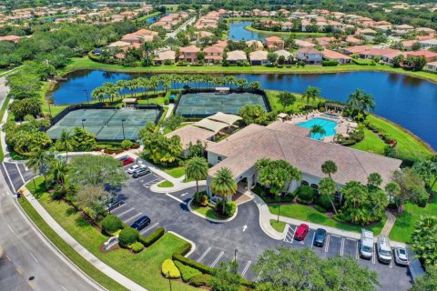 House in Palm Beach Gardens, Florida 5 bedrooms, 277.31 sq.m. № 2085497 - photo 27