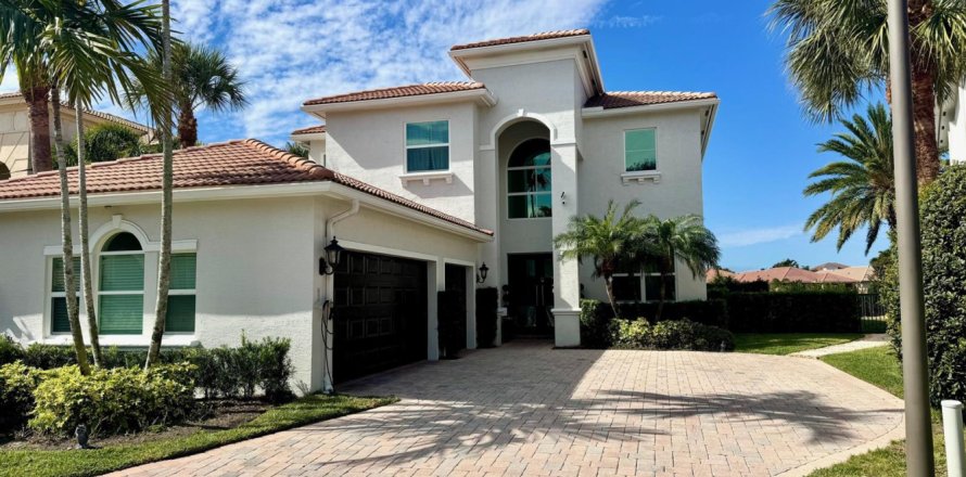 House in Palm Beach Gardens, Florida 5 bedrooms, 277.31 sq.m. № 2085497