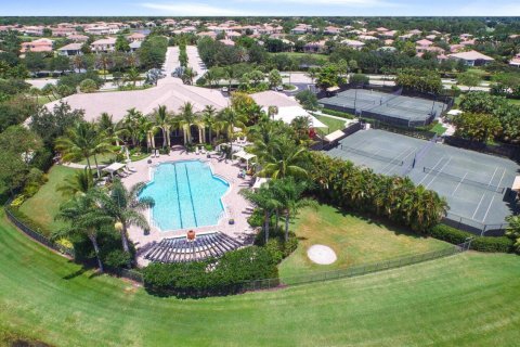 House in Palm Beach Gardens, Florida 5 bedrooms, 277.31 sq.m. № 2085497 - photo 28