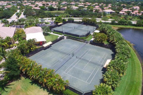 House in Palm Beach Gardens, Florida 5 bedrooms, 277.31 sq.m. № 2085497 - photo 29