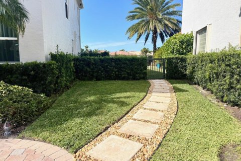 House in Palm Beach Gardens, Florida 5 bedrooms, 277.31 sq.m. № 2085497 - photo 10