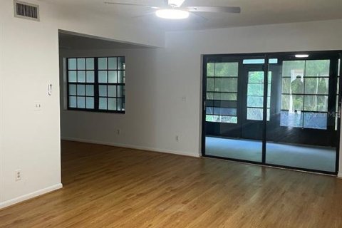 Townhouse in Clearwater, Florida 3 bedrooms, 164.25 sq.m. № 2394262 - photo 8