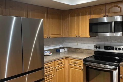 Townhouse in Clearwater, Florida 3 bedrooms, 164.25 sq.m. № 2394262 - photo 4