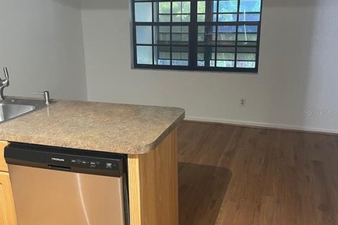 Townhouse in Clearwater, Florida 3 bedrooms, 164.25 sq.m. № 2394262 - photo 6