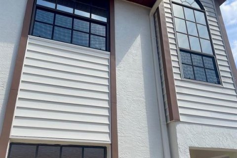 Townhouse in Clearwater, Florida 3 bedrooms, 164.25 sq.m. № 2394262 - photo 3