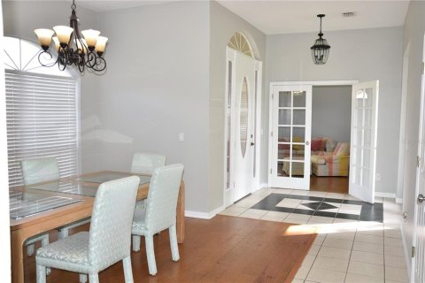 House in Orlando, Florida 3 bedrooms, 211.35 sq.m. № 1662524 - photo 9