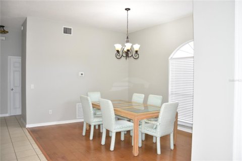House in Orlando, Florida 3 bedrooms, 211.35 sq.m. № 1662524 - photo 8