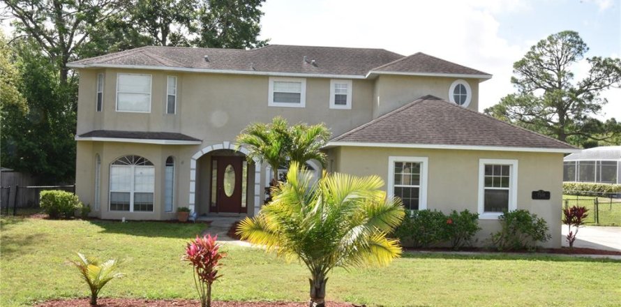 House in Orlando, Florida 3 bedrooms, 211.35 sq.m. № 1662524