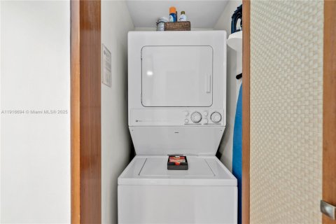 Купить кондоминиум в Майами-Бич, Флорида 2 спальни, 106м2, № 1972006 - фото 19