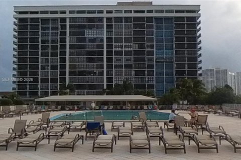 Condo in Hallandale Beach, Florida, 1 bedroom  № 2041534 - photo 8