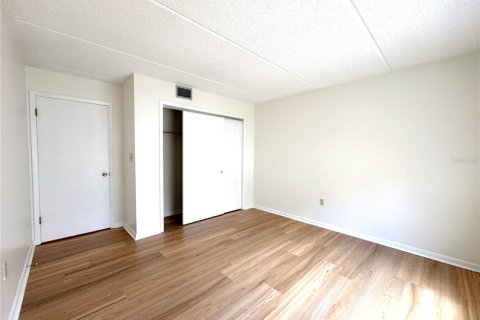 Condo in Inverness, Florida, 2 bedrooms  № 2148974 - photo 9