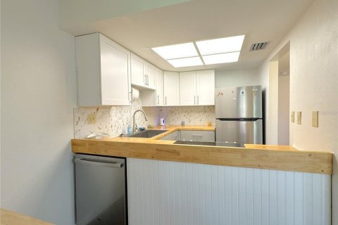 Condo in Inverness, Florida, 2 bedrooms  № 2148974 - photo 4