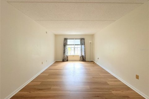 Condo in Inverness, Florida, 2 bedrooms  № 2148974 - photo 11