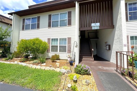 Condo in Inverness, Florida, 2 bedrooms  № 2148974