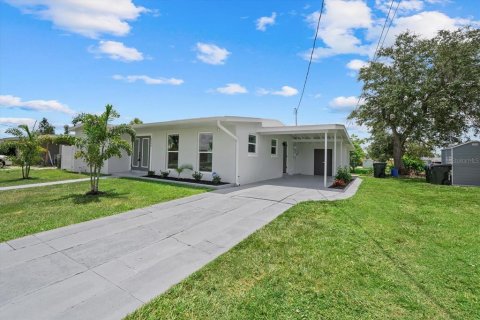 Casa en venta en North Port, Florida, 2 dormitorios, 100.71 m2 № 1876056 - foto 3