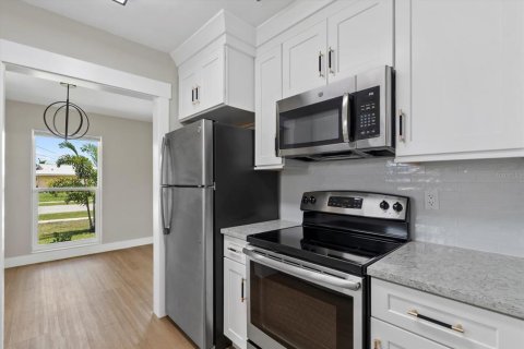 Casa en venta en North Port, Florida, 2 dormitorios, 100.71 m2 № 1876056 - foto 12