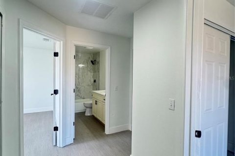 House in Davenport, Florida 4 bedrooms, 136.66 sq.m. № 1905958 - photo 22