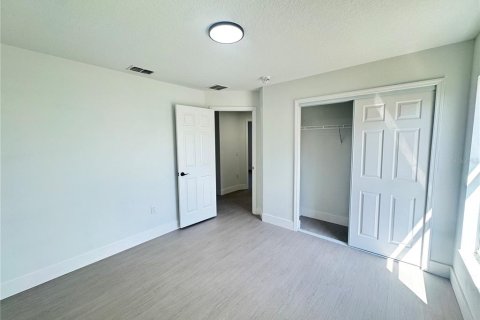 House in Davenport, Florida 4 bedrooms, 136.66 sq.m. № 1905958 - photo 19