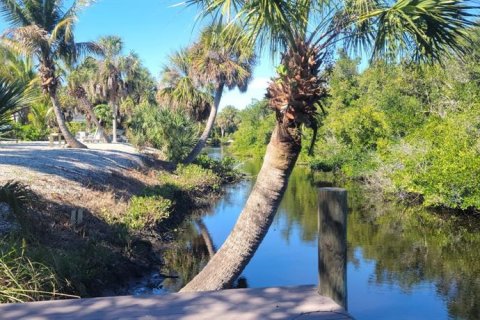 House in Placida, Florida 3 bedrooms, 194.26 sq.m. № 2117579 - photo 5