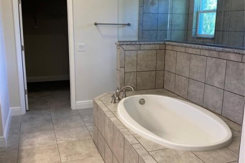 House in North Port, Florida 3 bedrooms, 208.84 sq.m. № 2214474 - photo 5