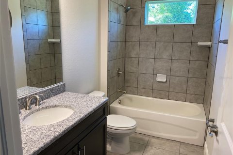 House in North Port, Florida 3 bedrooms, 208.84 sq.m. № 2214474 - photo 11