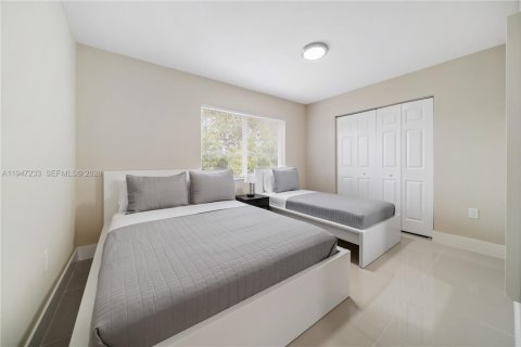 Immobilier commercial à vendre à Miami, Floride: 291.34 m2 № 2004611 - photo 8