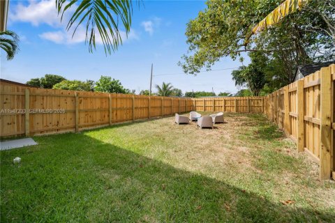 Immobilier commercial à vendre à Miami, Floride: 291.34 m2 № 2004611 - photo 19