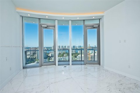 Condominio en venta en Sunny Isles Beach, Florida, 2 dormitorios, 192.31 m2 № 1860190 - foto 18
