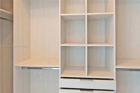 Condominio en venta en Sunny Isles Beach, Florida, 2 dormitorios, 192.31 m2 № 1860190 - foto 17