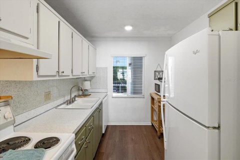 Купить кондоминиум в Клируотер, Флорида 4 комнаты, 69.68м2, № 2092312 - фото 11
