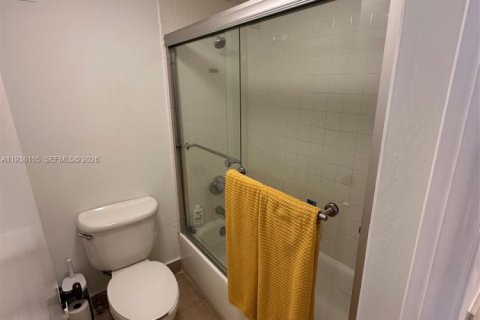 Condo in Miami Beach, Florida, 2 bedrooms  № 1995825 - photo 12