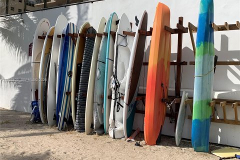 Condo in Miami Beach, Florida, 2 bedrooms  № 1995825 - photo 18