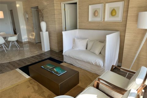 Condo in Miami Beach, Florida, 2 bedrooms  № 1995825 - photo 6