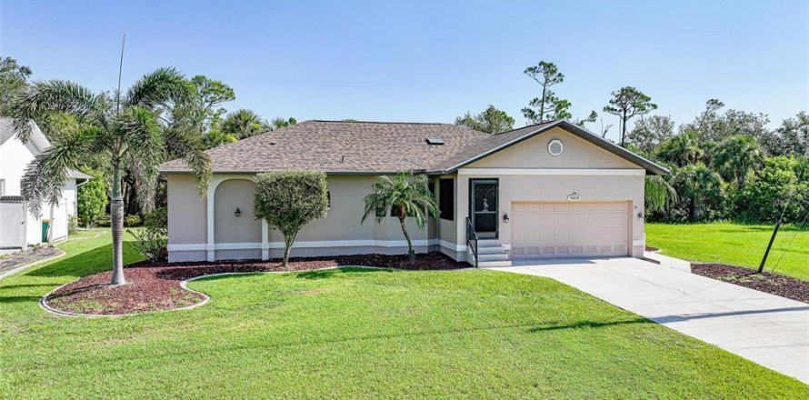House in Punta Gorda, Florida 3 bedrooms, 155.24 sq.m. № 1853075