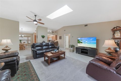House in Punta Gorda, Florida 3 bedrooms, 155.24 sq.m. № 1853075 - photo 4