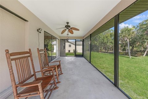 House in Punta Gorda, Florida 3 bedrooms, 155.24 sq.m. № 1853075 - photo 23