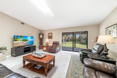 House in Punta Gorda, Florida 3 bedrooms, 155.24 sq.m. № 1853075 - photo 5