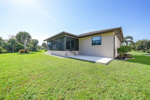 House in Punta Gorda, Florida 3 bedrooms, 155.24 sq.m. № 1853075 - photo 27