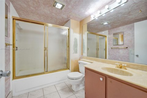 Condominio en venta en Pembroke Pines, Florida, 2 dormitorios, 140 m2 № 1920664 - foto 22