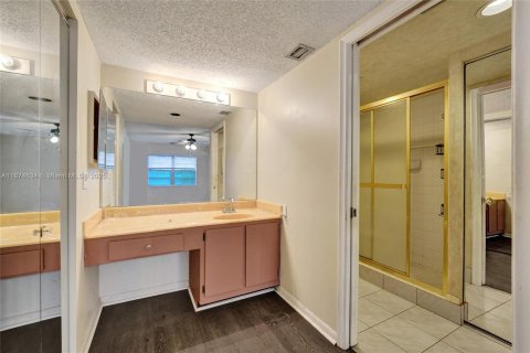 Condominio en venta en Pembroke Pines, Florida, 2 dormitorios, 140 m2 № 1920664 - foto 17