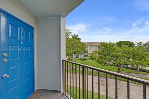 Condominio en venta en Pembroke Pines, Florida, 2 dormitorios, 140 m2 № 1920664 - foto 4