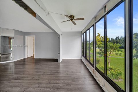 Condominio en venta en Pembroke Pines, Florida, 2 dormitorios, 140 m2 № 1920664 - foto 13