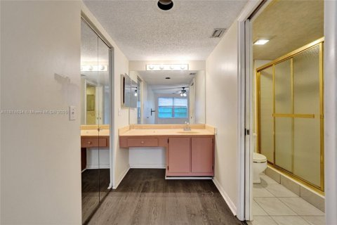 Condominio en venta en Pembroke Pines, Florida, 2 dormitorios, 140 m2 № 1920664 - foto 16