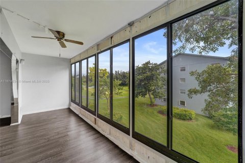Condominio en venta en Pembroke Pines, Florida, 2 dormitorios, 140 m2 № 1920664 - foto 12